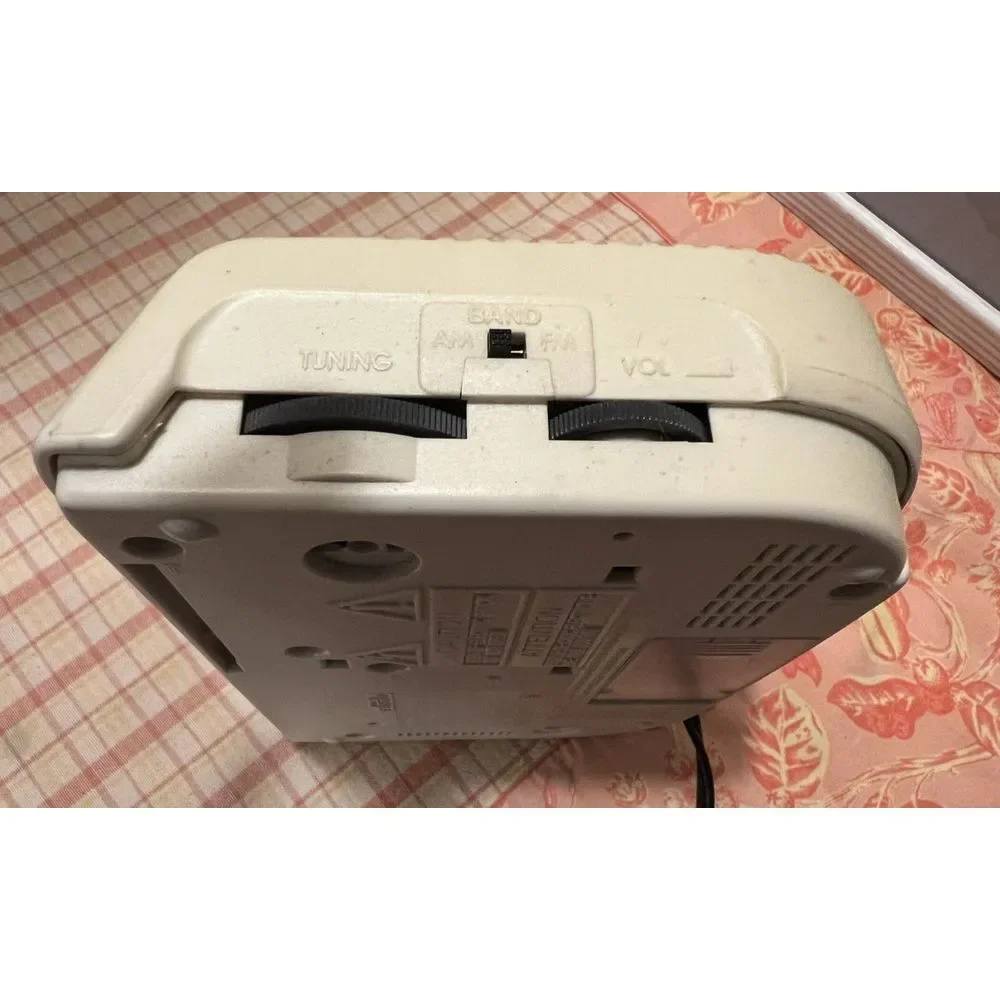 Vtg Sony‎ Dream Machine AM/FM Alarm Clock Radio White Model ICF-C25 9V Tested